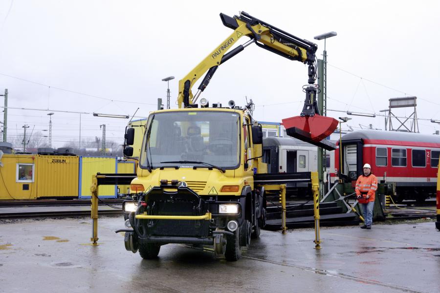  Mercedes-Benz Unimog U 423 2013 года  (фото 5 из 24)